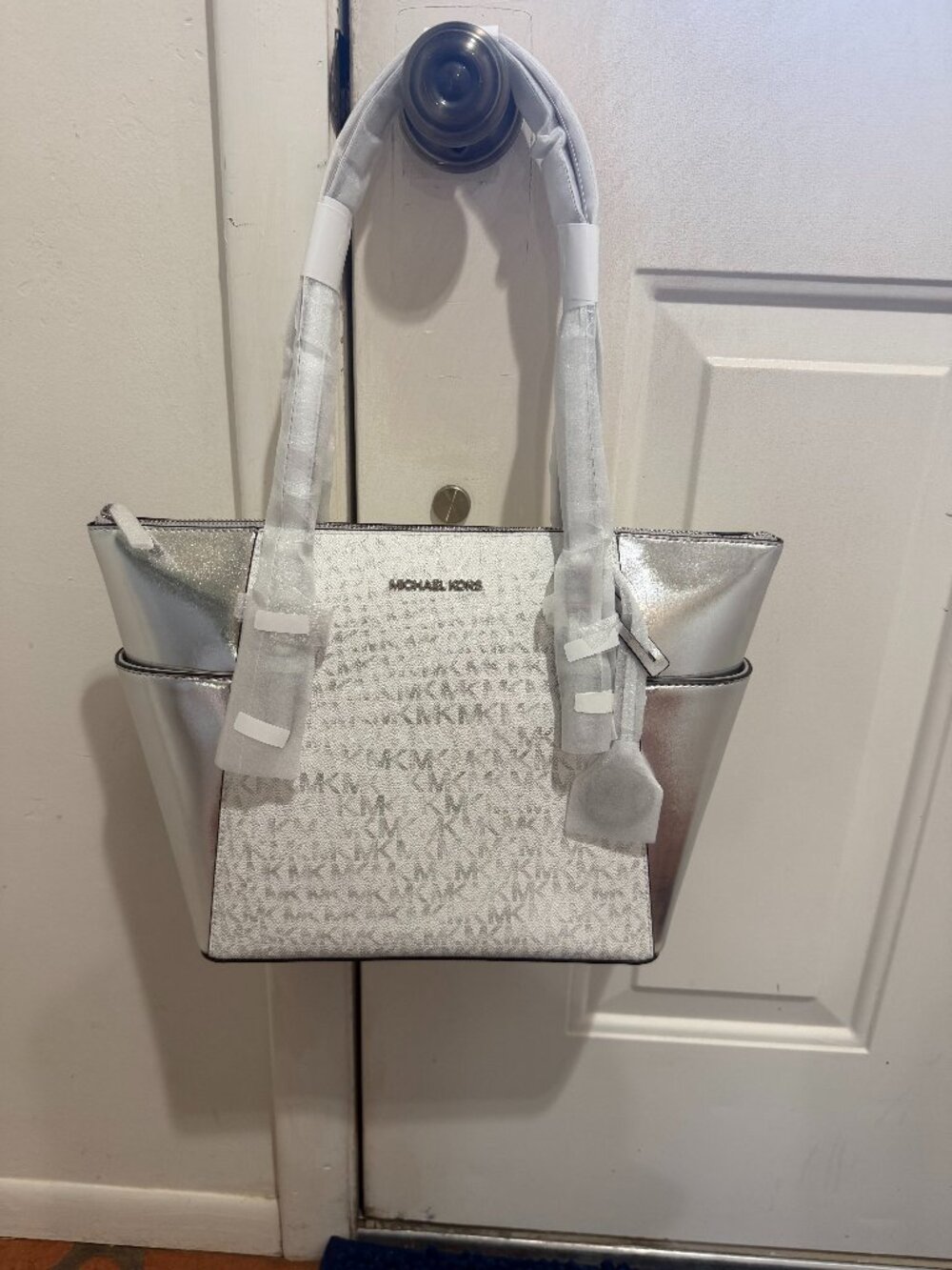 New w Tags Michael Kors Logo Tote Shoulder Bag Silver Metallic Zip w/ Charm